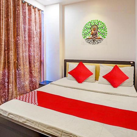 Hotel O Lotus Hotel Surat Exterior photo