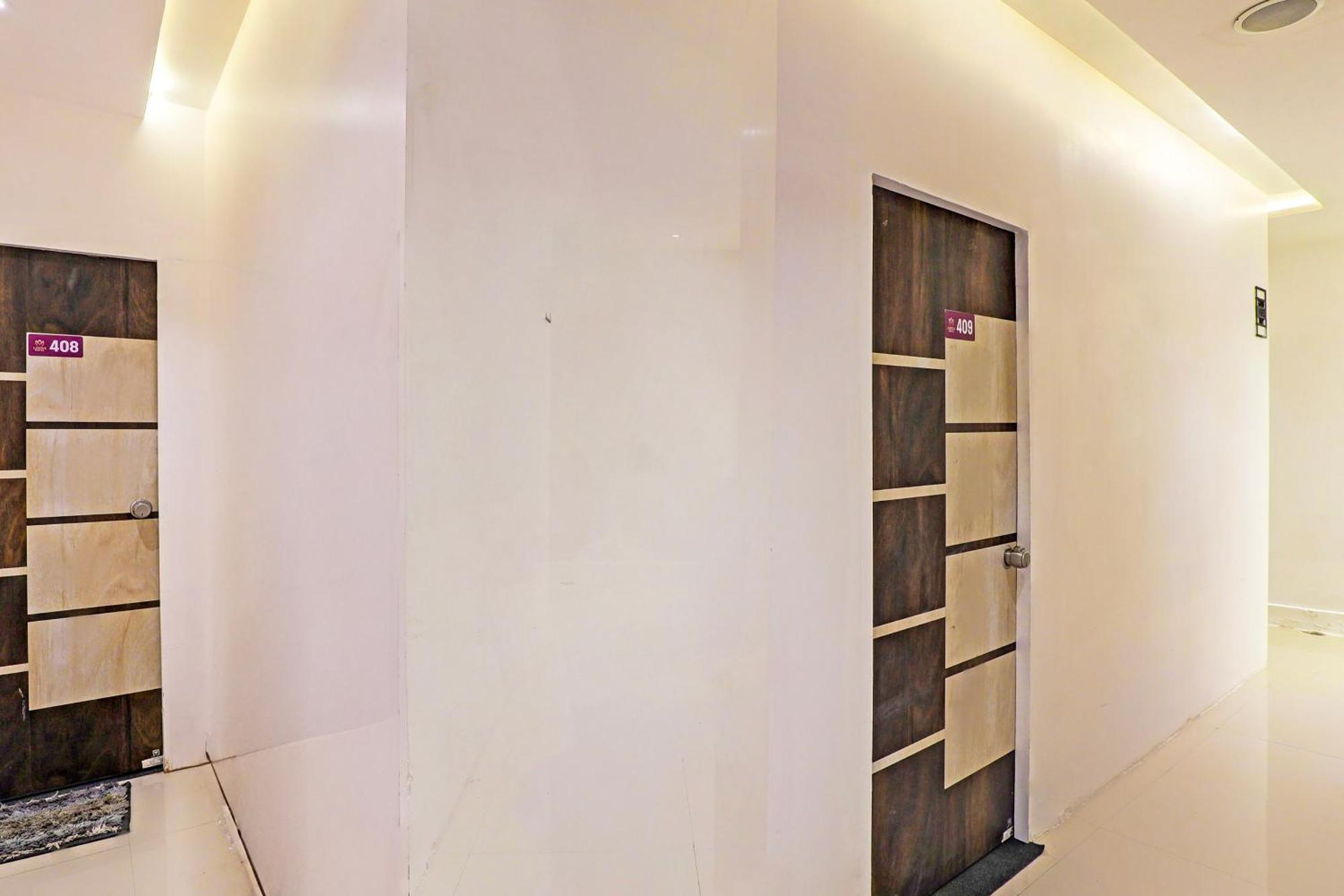 Hotel O Lotus Hotel Surat Exterior photo