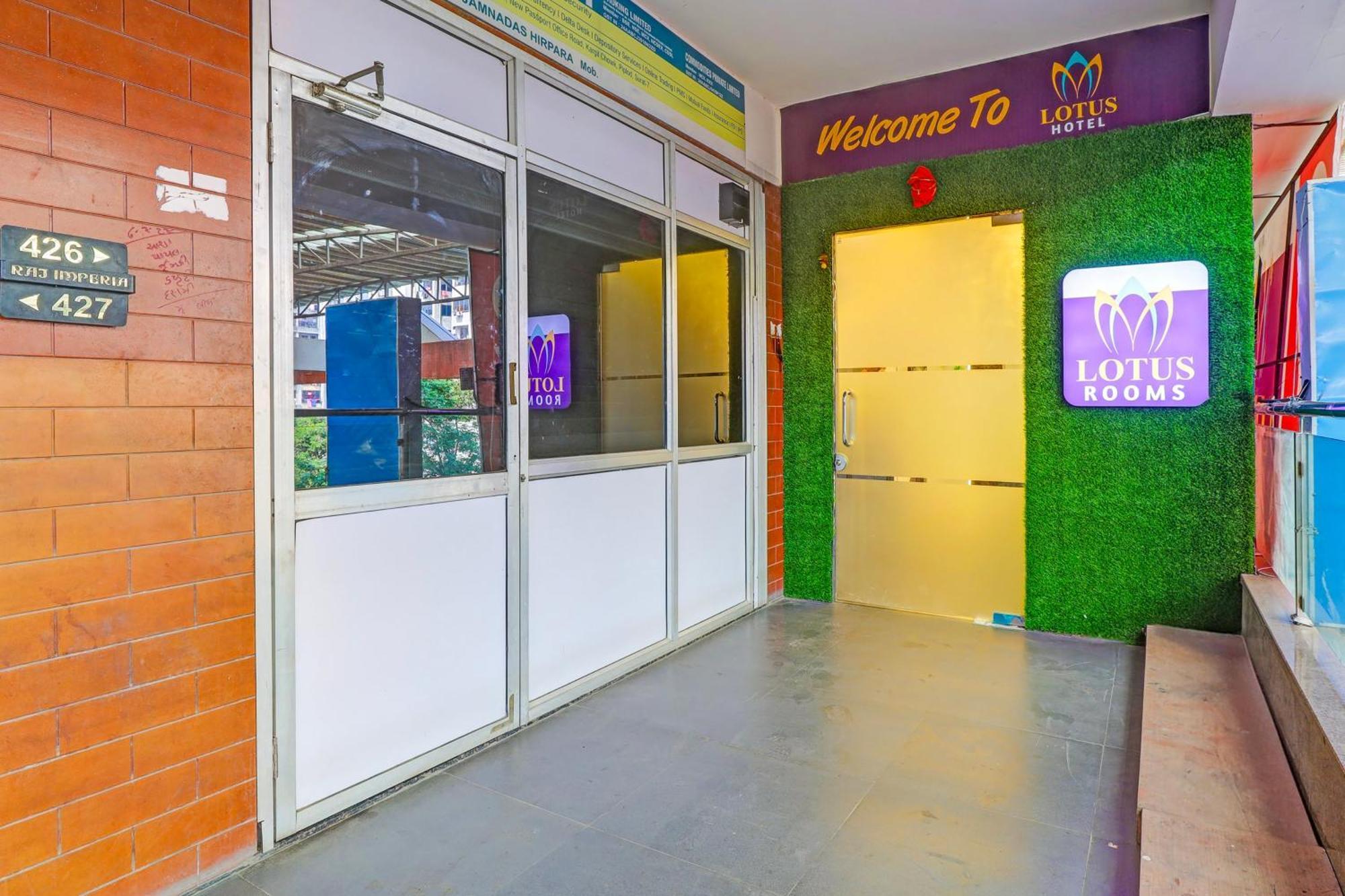 Hotel O Lotus Hotel Surat Exterior photo